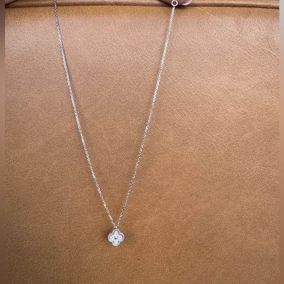 VAN CLEEF & ARPELS SWEET PAVE IN WHITE GOLD ๐ - Picture 2 of 11